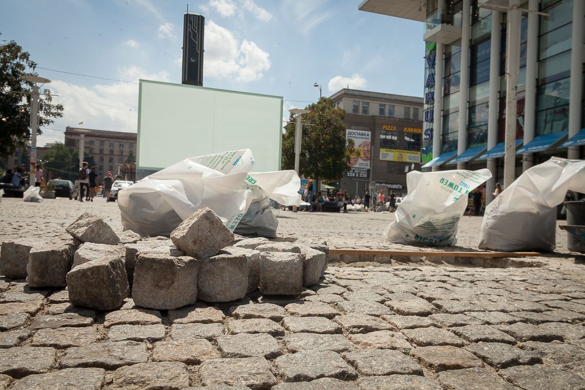 На данный момент большая часть Европейской площади находится в аренде у частных предпринимателей