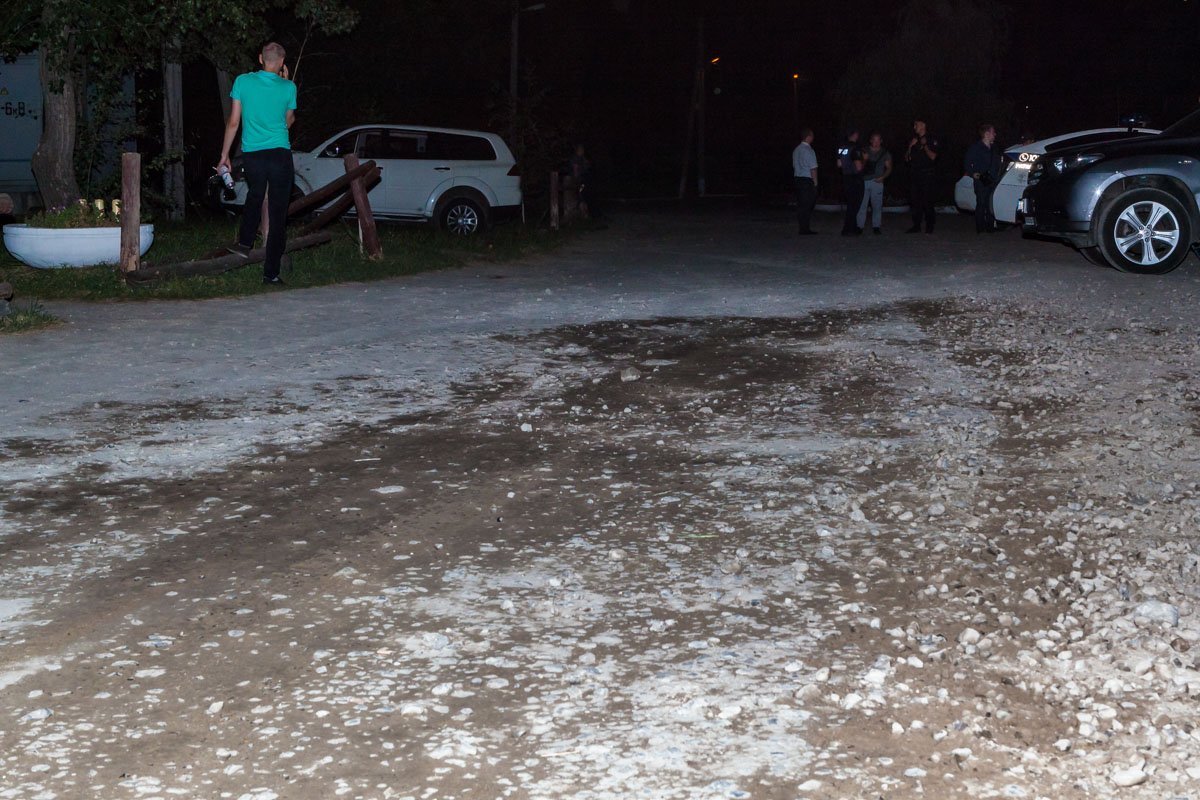 Предварительно, Mitsubishi занесло и он влетел в забор Предварительно, Mitsubishi занесло и он влетел в забор