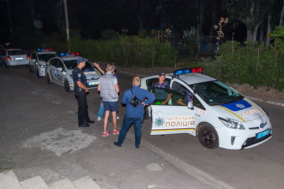 Полиция прочесала район