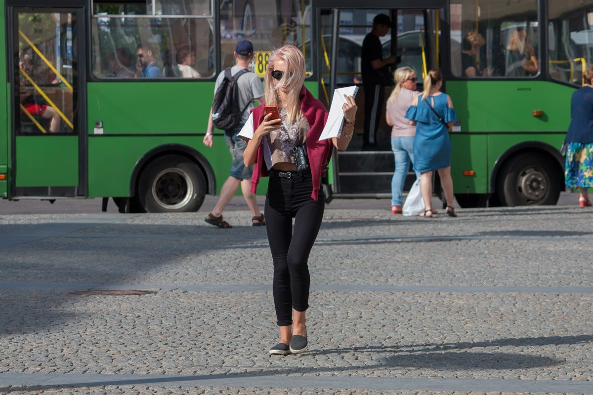 Погода беспощадна - тебе и холодно, и жарко одновременно Погода беспощадна - тебе и холодно, и жарко одновременно