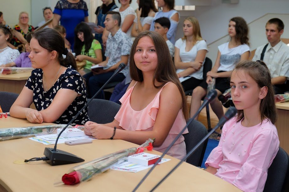 В ДнепрОГА многолюдно