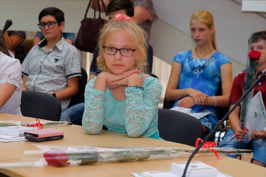 Так называемые «областные стипендии» - это разовая денежная помощь