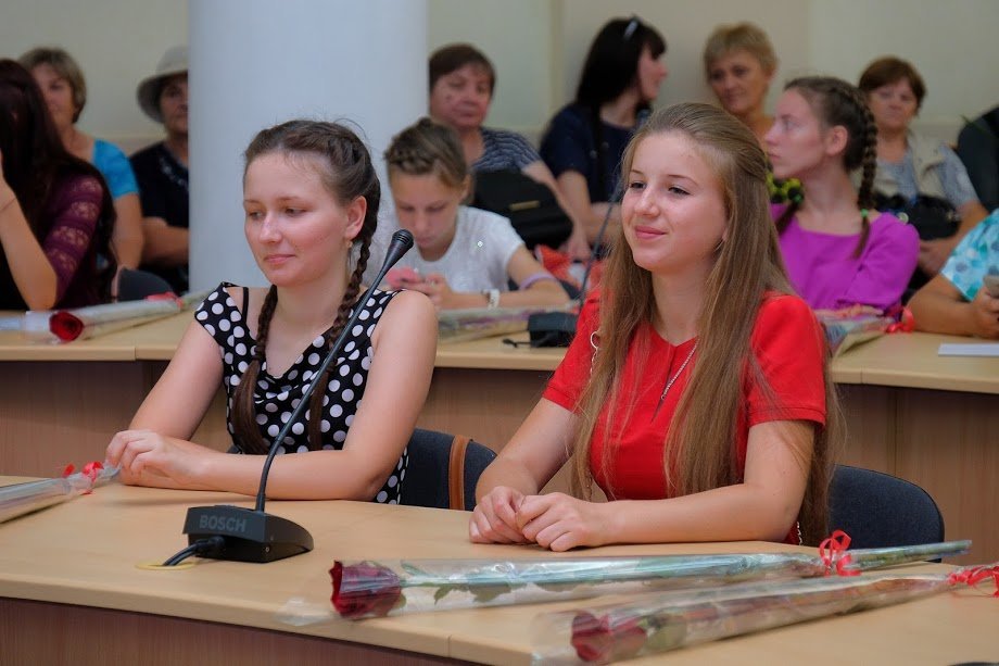 Областную стипендию впервые выдали 14 лет назад, на сегодняшний день ее получили 4073 ребенка