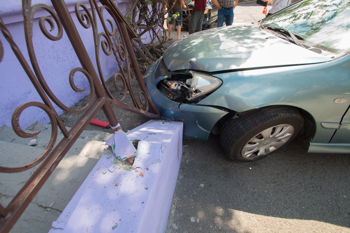 Mitsubishi не пропустил BMW