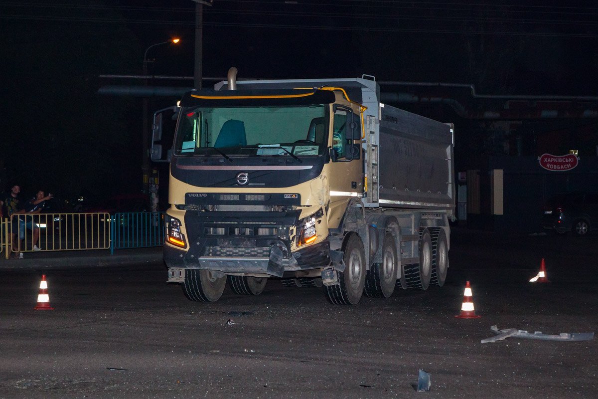 Volvo ехал на зеленый