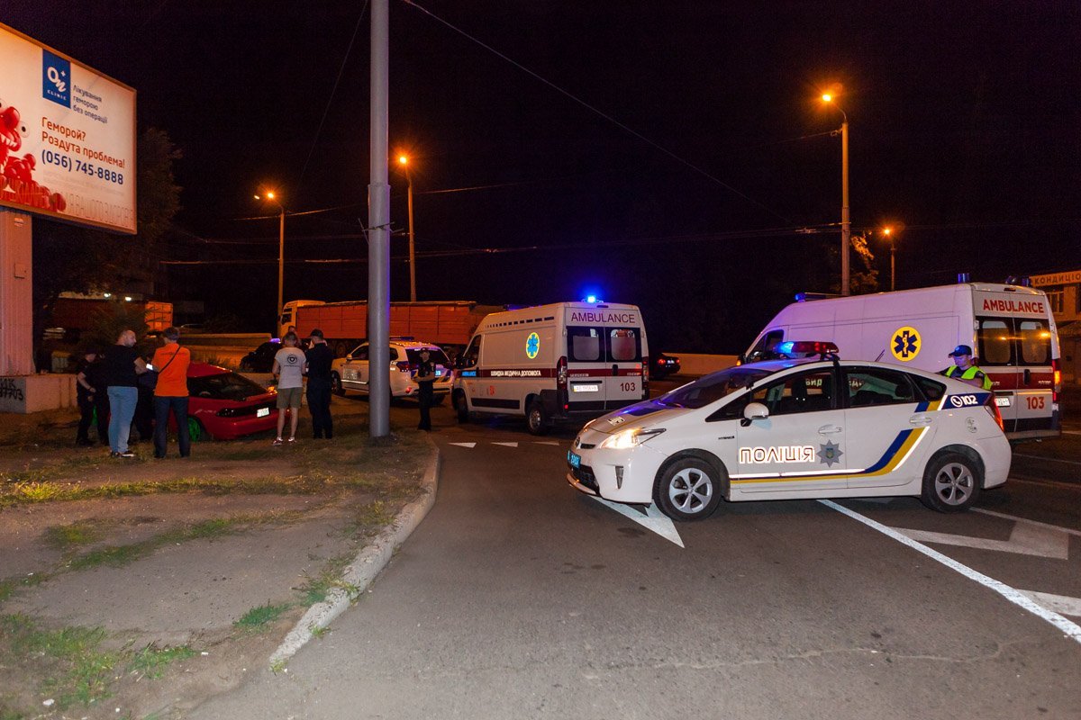 Ford двигался на большой скорости по Сичеславской Набережной Ford двигался на большой скорости по Сичеславской Набережной