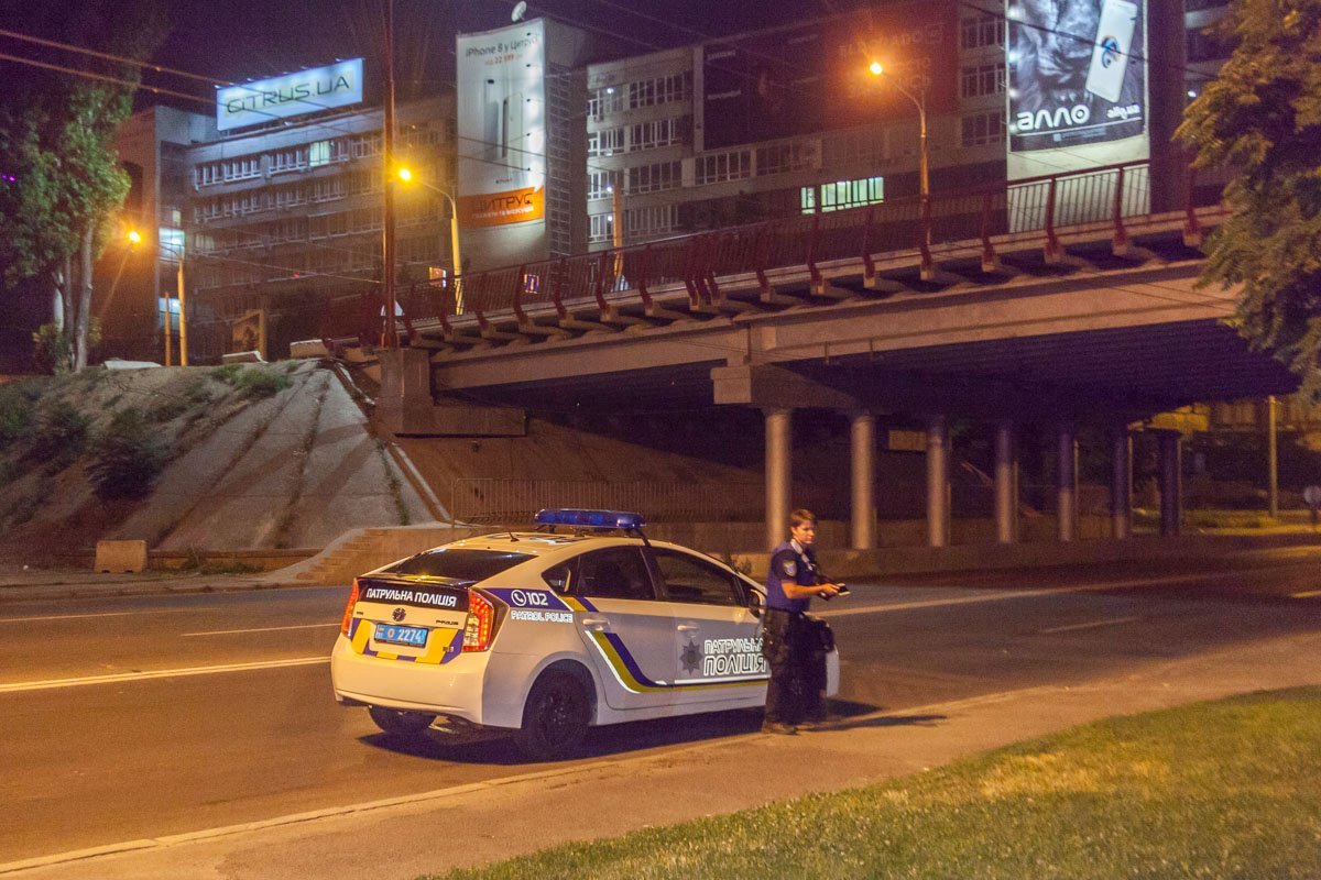 Патрульные оказали мужчине первую помощь