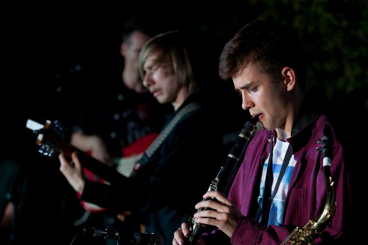 The Raynbow в этот вечер исполнял музыку в стиле фьюжн и блюз