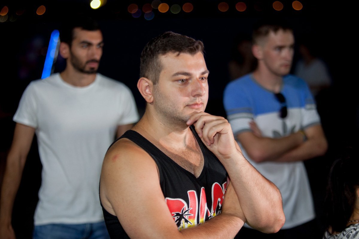 Днепряне с любопытством наблюдали за выступлениями коллективов