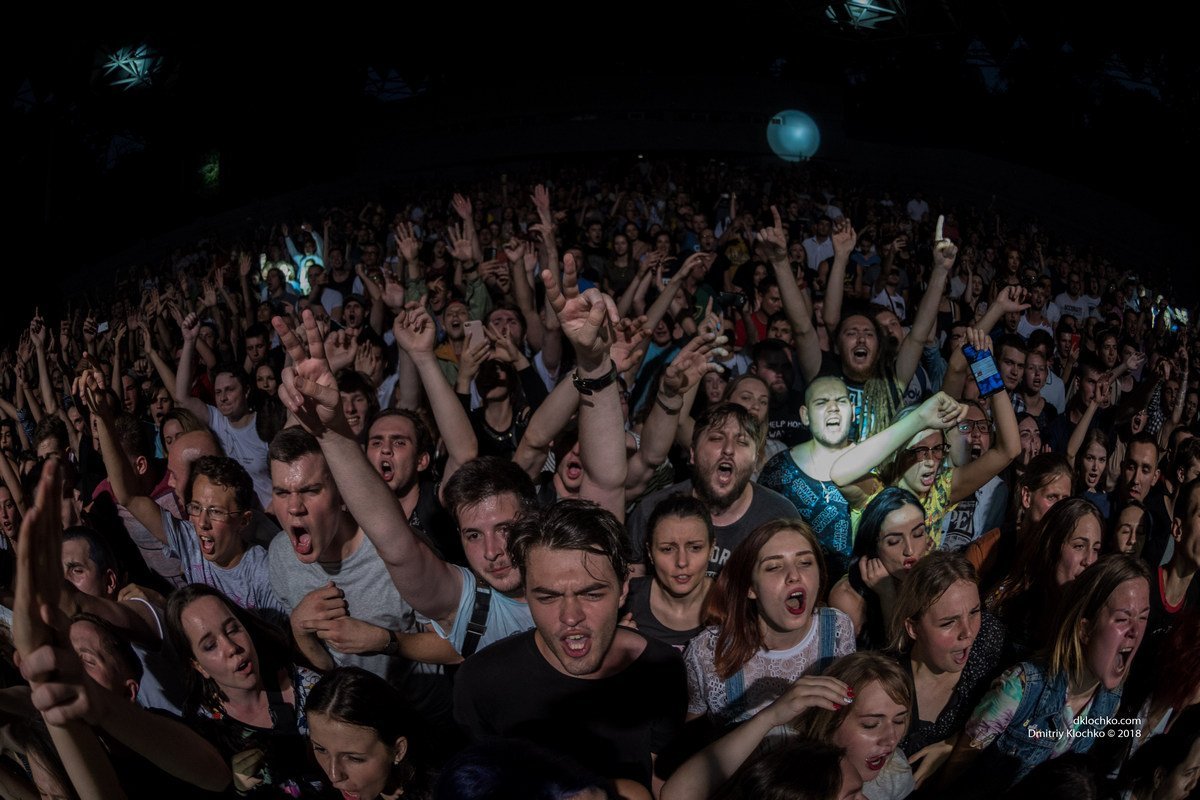 В Летнем театре парка Шевченко было жарко В Летнем театре парка Шевченко было жарко