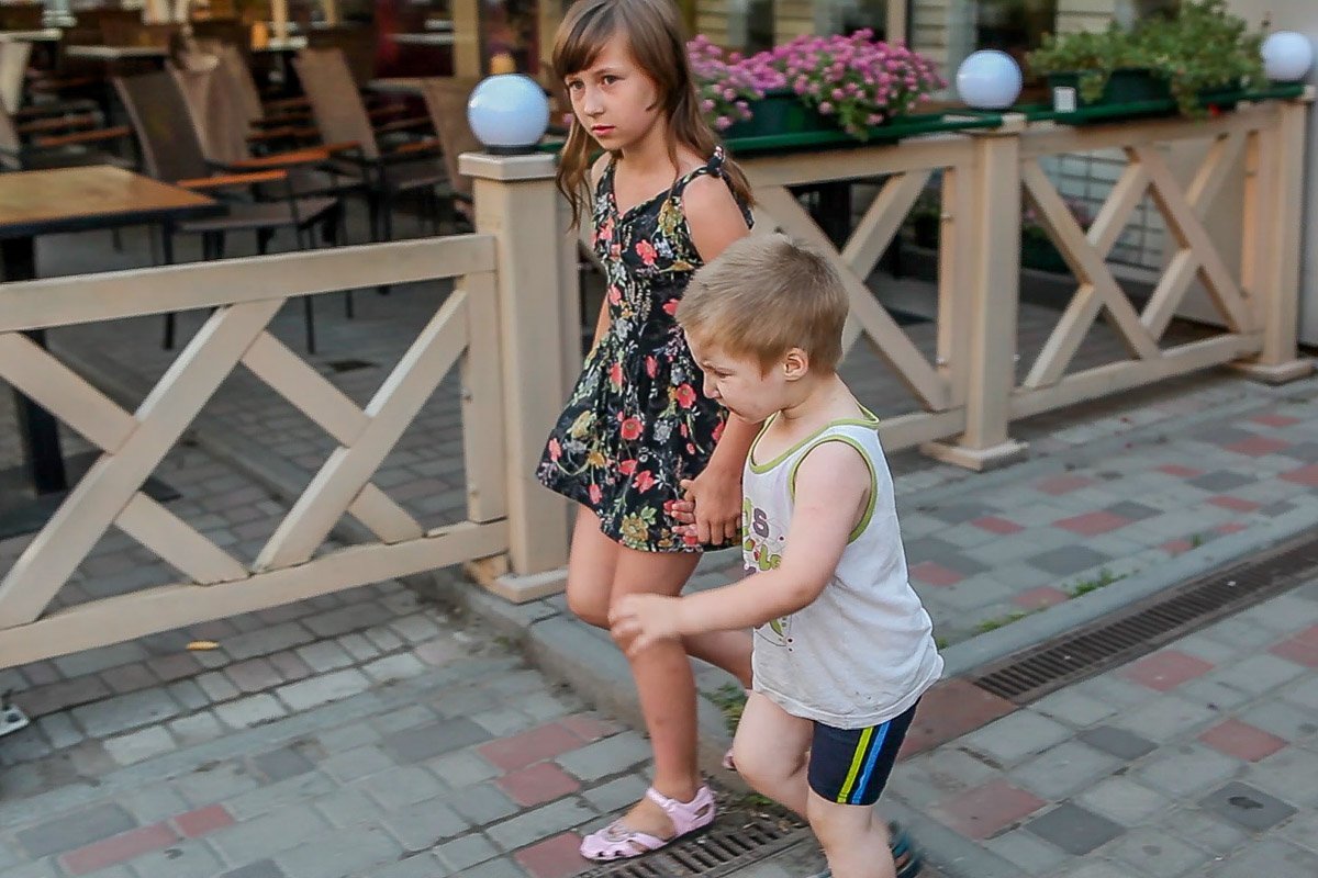 Дети выглядели очень болезненно, поэтому им вызвали скорую медицинскую помощь