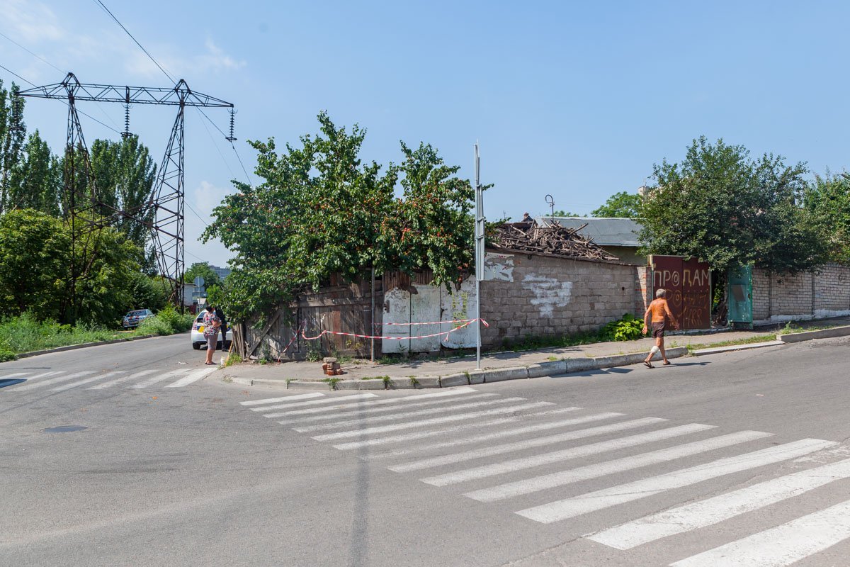 На улице Спасской в люк провалился мальчик На улице Спасской в люк провалился мальчик