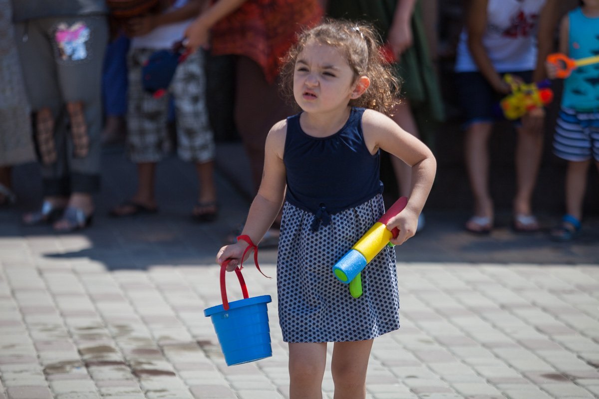 За маму и двор стреляла в упор