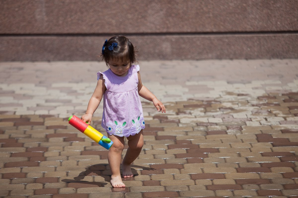 Юная Миссис Смит в поисках жертвы