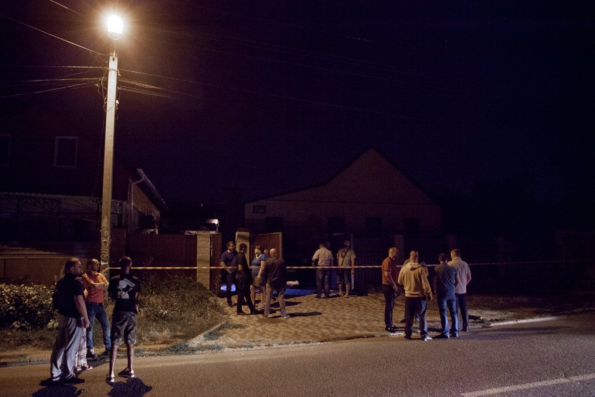 Около полуночи жители улицы Мандрыковской услышали выстрелы