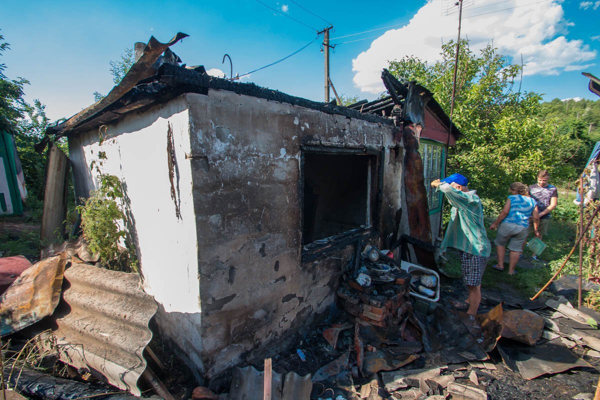 Влюбленная пара осталась без крыши над головой Влюбленная пара осталась без крыши над головой