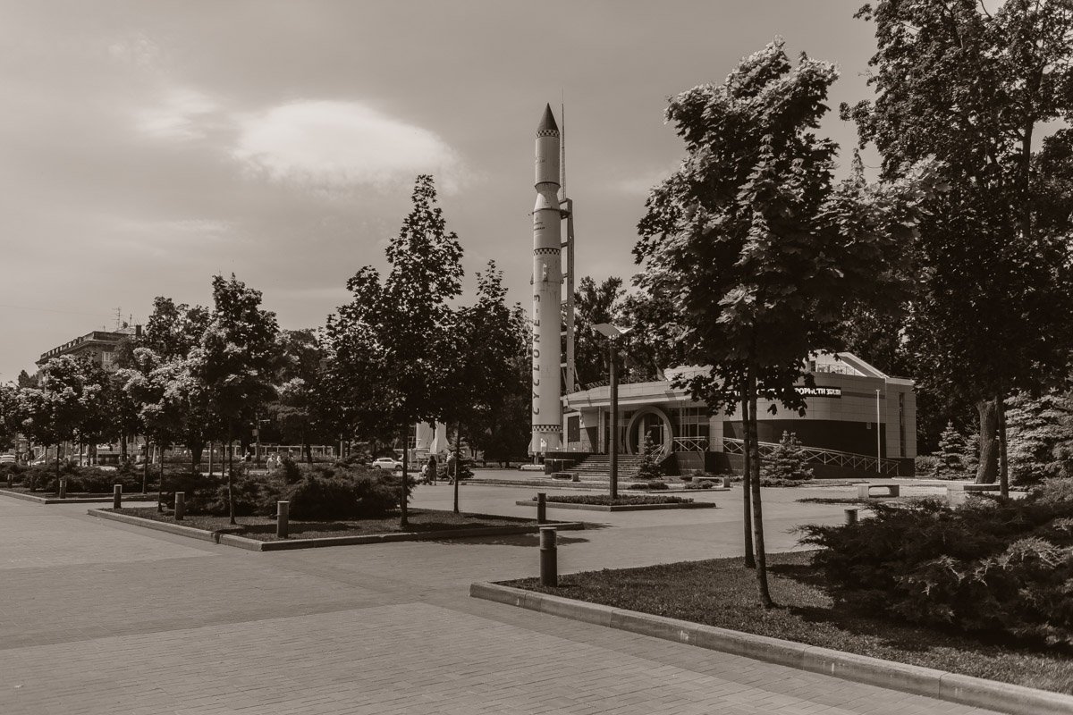 И серость становится заметной, если уничтожить весь цвет