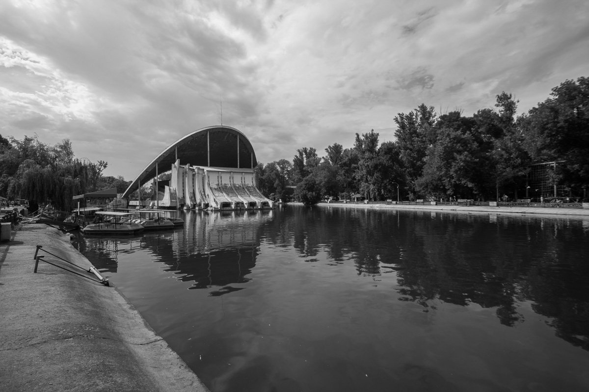 Мой друг, приди сейчас! Поверь, что «завтра» нет.