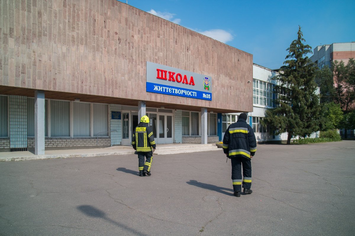 В полицию сообщили о том, что заминировали 35-ю школу В полицию сообщили о том, что заминировали 35-ю школу