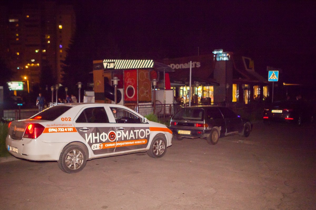 В McDonald's на проспекте Гагарина семья отдыхала с маленьким ребенком