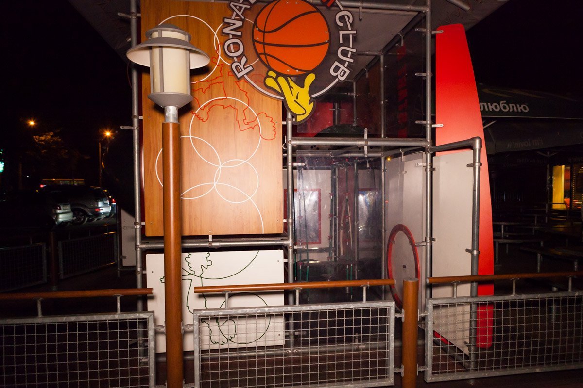 Опасная детская площадка