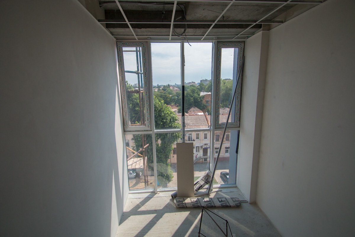 Ангиограф затащили внутрь, поэтому работы на фасадах закончат в ближайшее время Ангиограф затащили внутрь, поэтому работы на фасадах закончат в ближайшее время