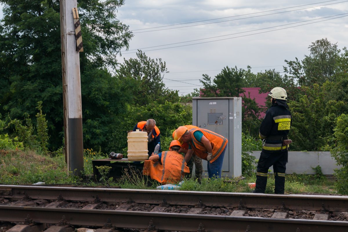 Спасатели не смогли подъехать на пожарной машине к месту возгорания Спасатели не смогли подъехать на пожарной машине к месту возгорания