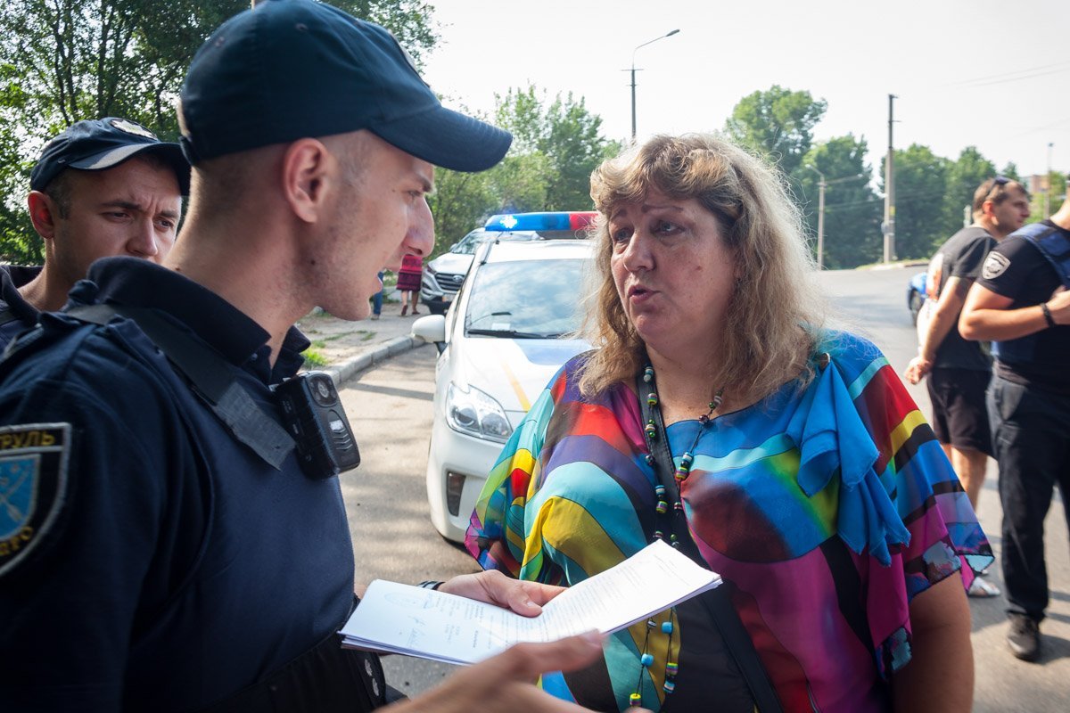 Охраной порядка на месте происшествия занимались сотрудники патрульной полиции Охраной порядка на месте происшествия занимались сотрудники патрульной полиции