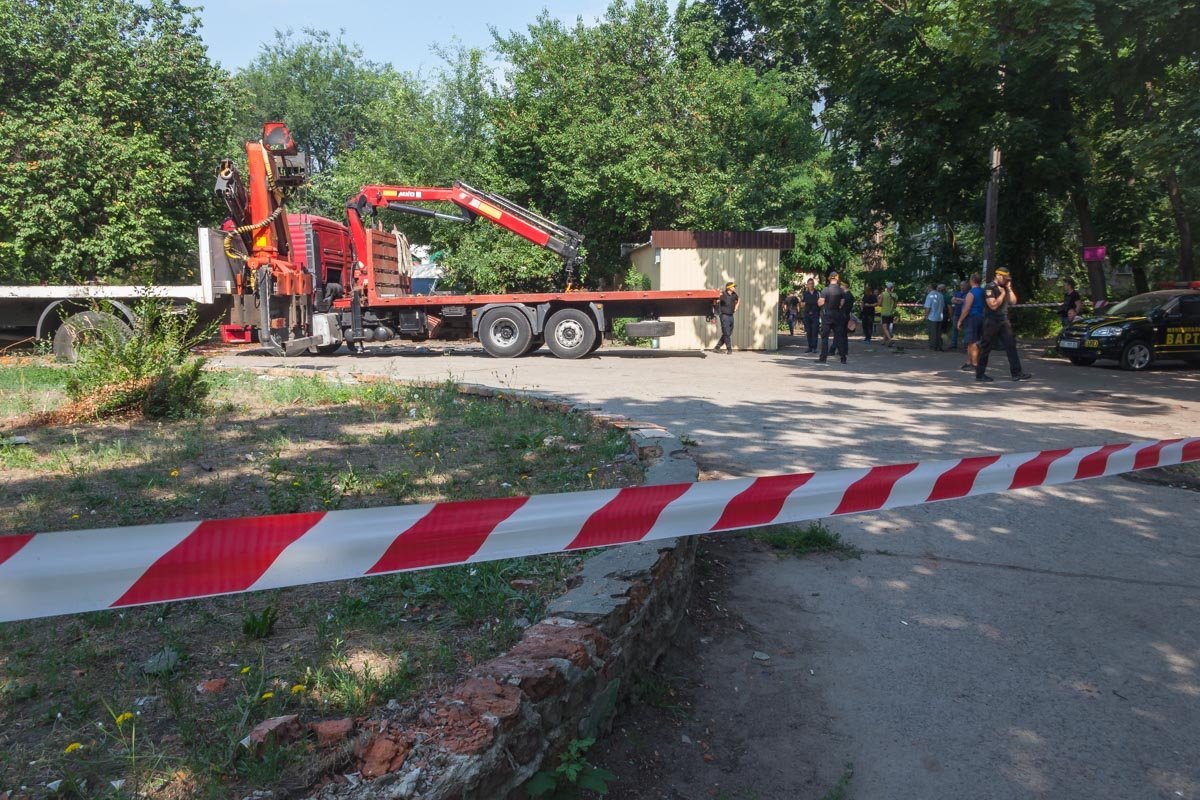 Территорию оградили Территорию оградили