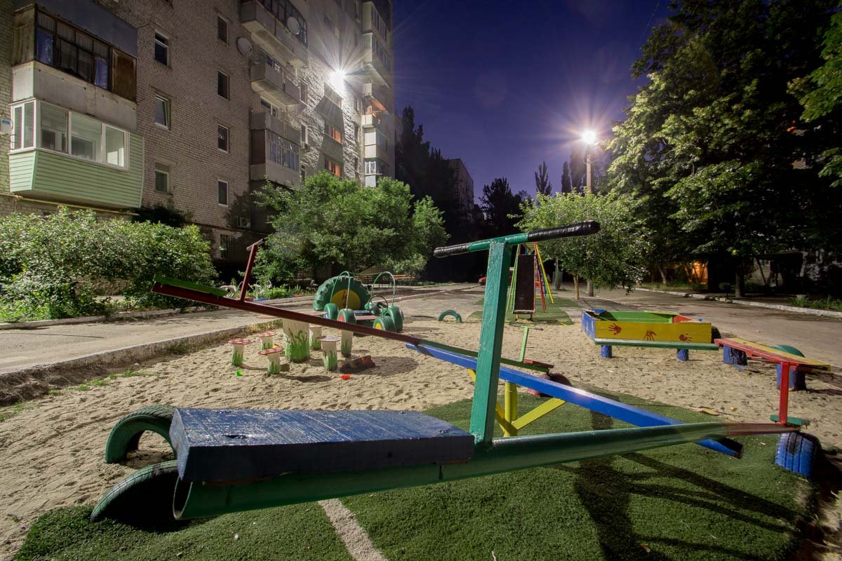 Красочная площадка в одном из дворов