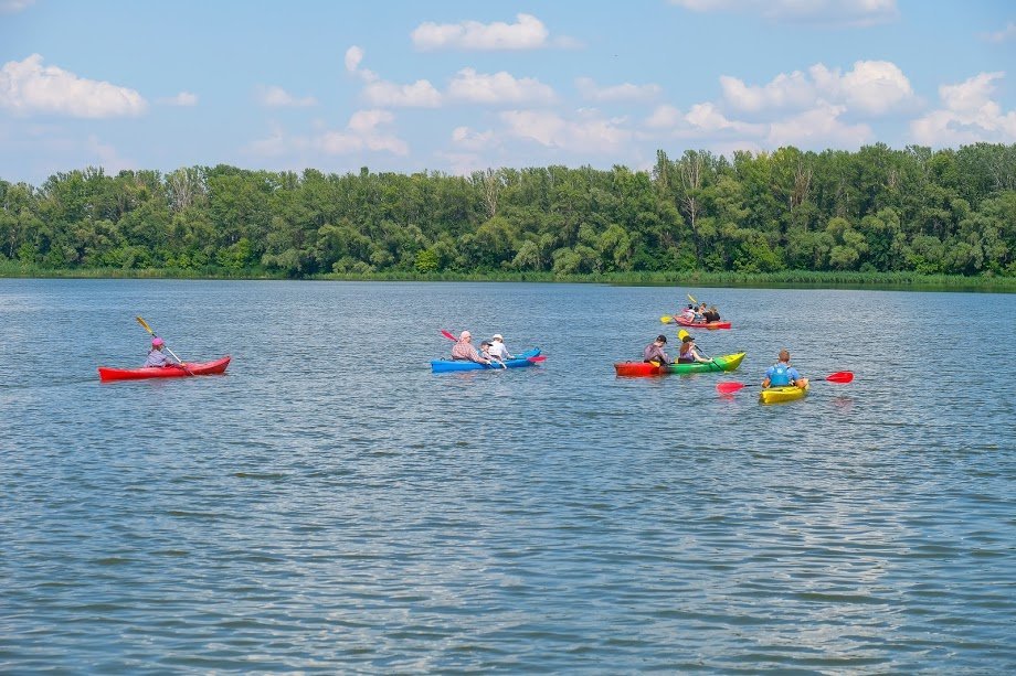 На воде - 20 лодок
