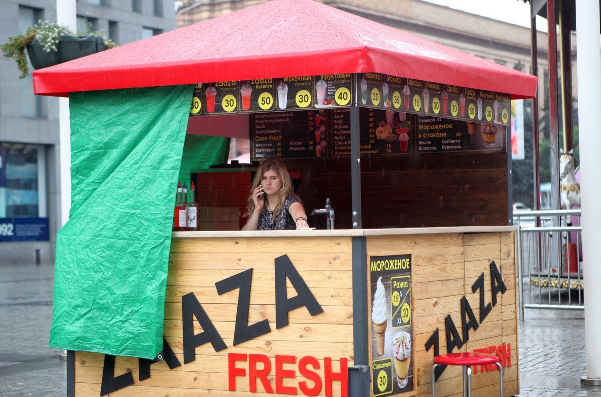 Каждый спасается как может