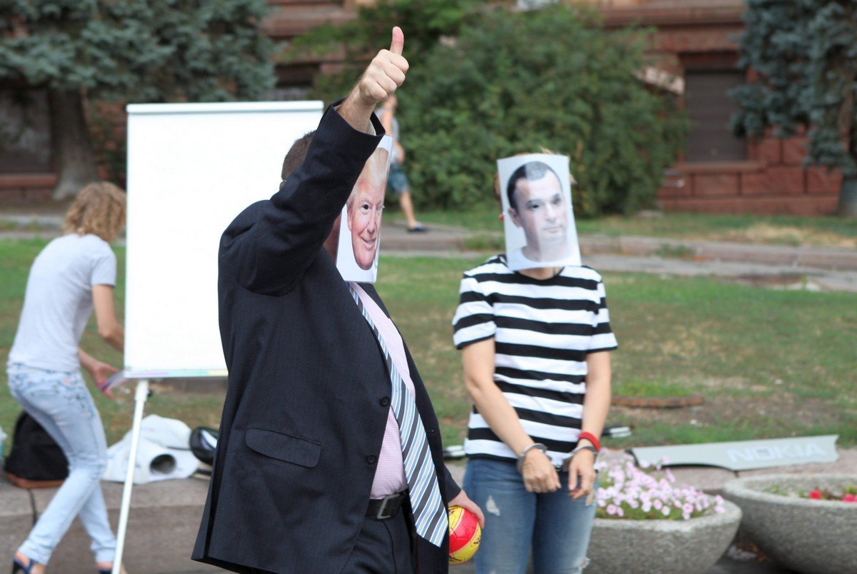 По Днепру ходили Трамп, Сенцов и Путин