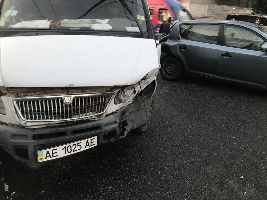 Водитель ГАЗели серьезно не пострадал Водитель ГАЗели серьезно не пострадал