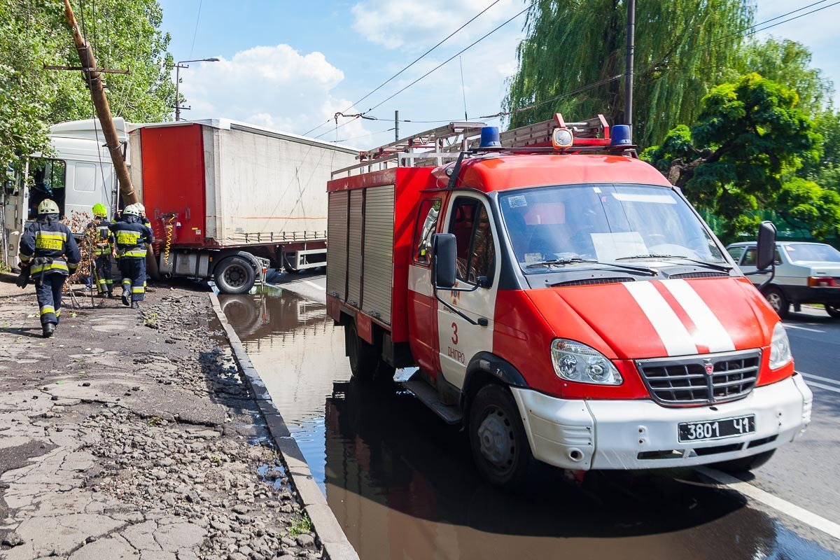 На месте работали спасатели 3-й пожарно-спасательной части ГСЧС