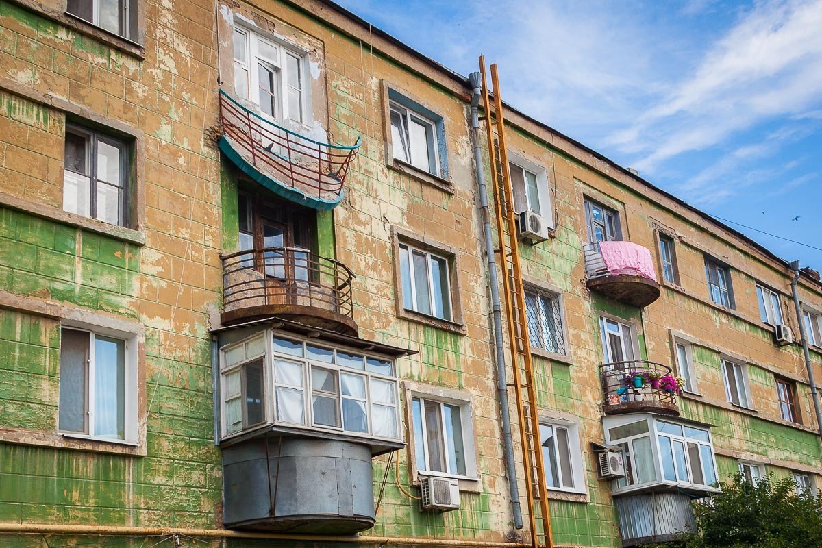 Неделю назад на балконе появилась трещина