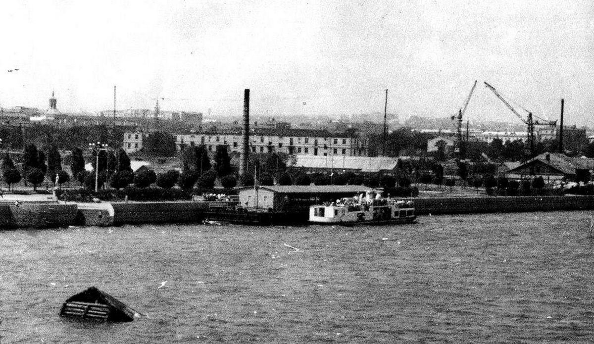 В районе будущего «Укргипромеза». Конец 1950-х годов. Фото: Екатеринославъ — Днепропетровск В районе будущего «Укргипромеза». Конец 1950-х годов. Фото: Екатеринославъ — Днепропетровск