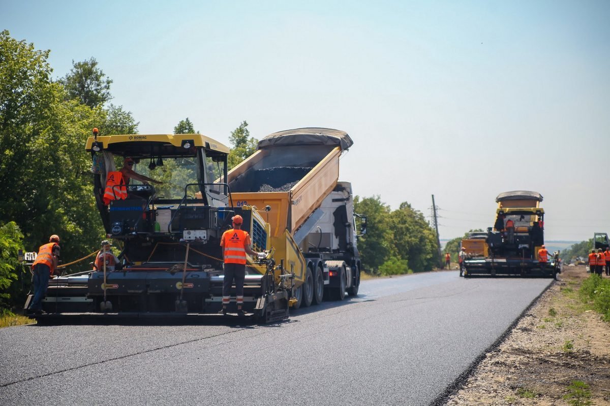 Такое "усиление" по технике для того, чтобы обеспечить постоянное асфальтирование Такое "усиление" по технике для того, чтобы обеспечить постоянное асфальтирование