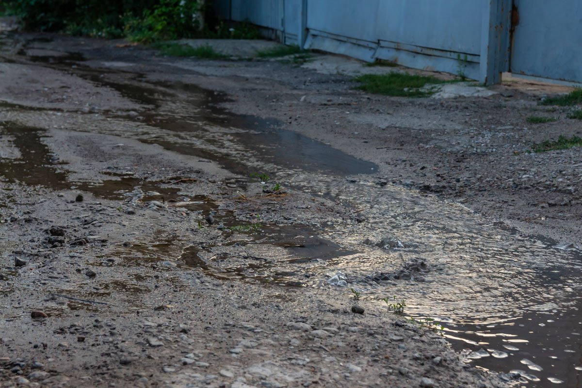 Сотрудников аварийной бригады КП "Днепроводоканал" на месте не было Сотрудников аварийной бригады КП "Днепроводоканал" на месте не было