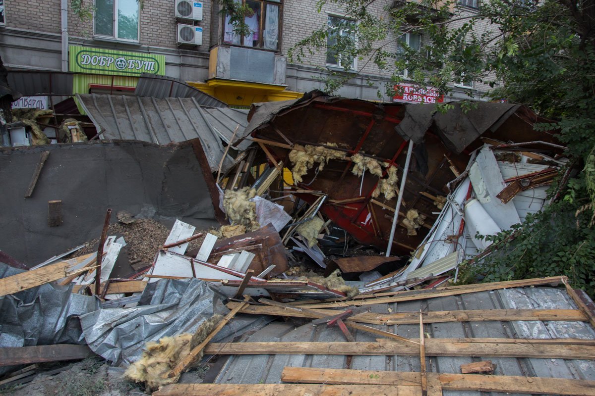 Владельцев МАФов заранее оповестили о сносе, его назначили на 17 июля