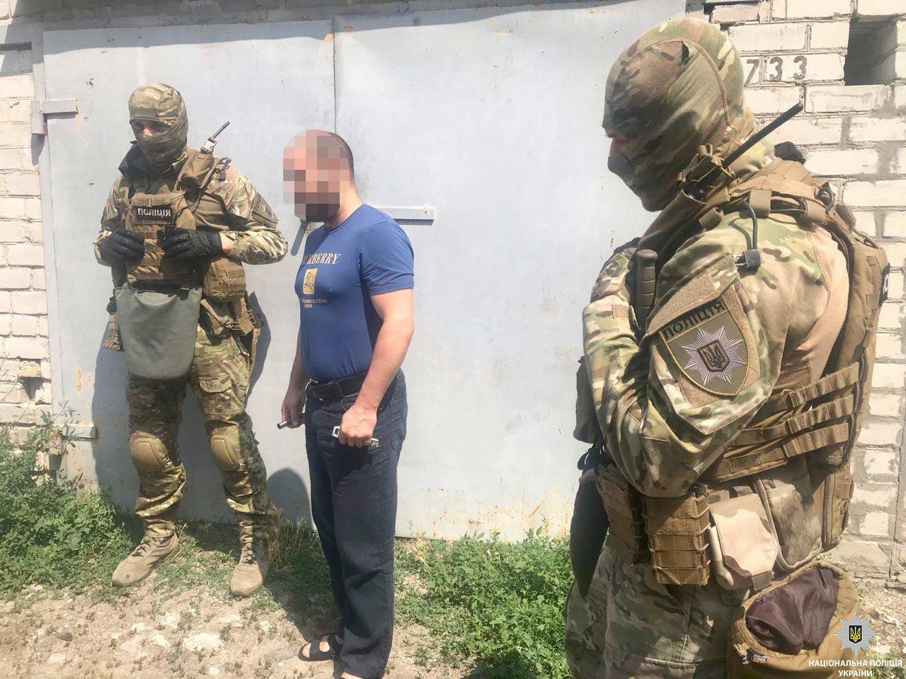 Как объяснил мужчина, боеприпасы он привез из зоны военных действий