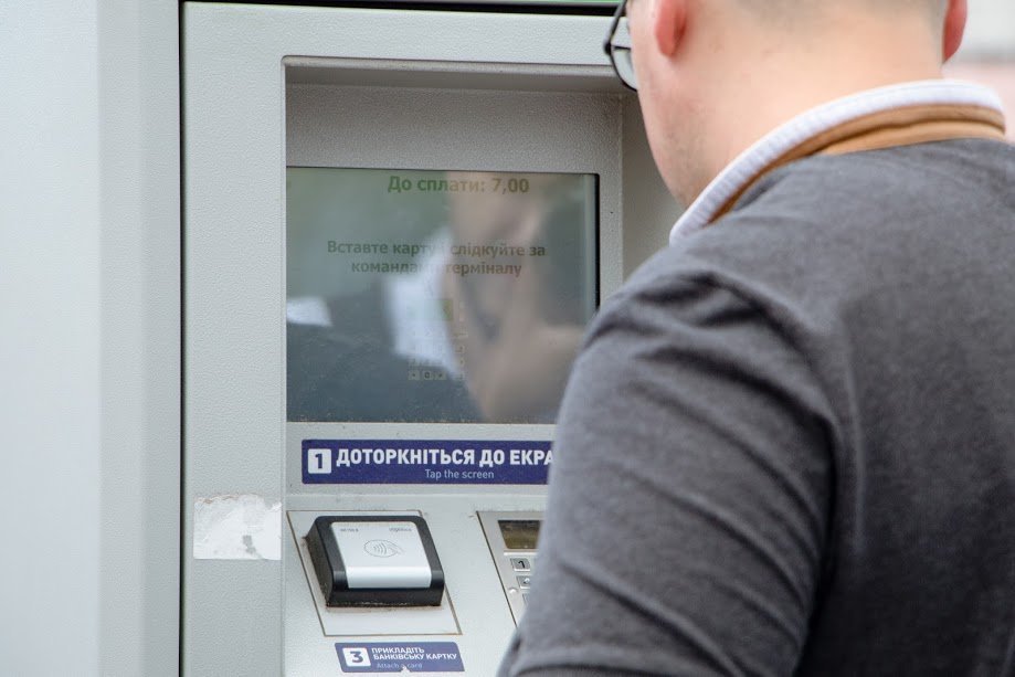 Стоимость одно часа парковки в Днепре - 7 гривен