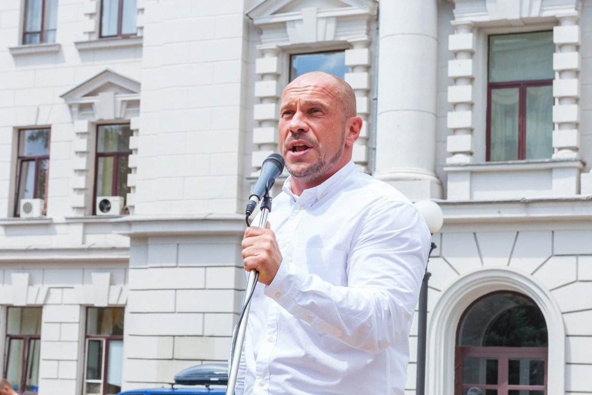 От имени сотрудников завода выступал Илья Кива