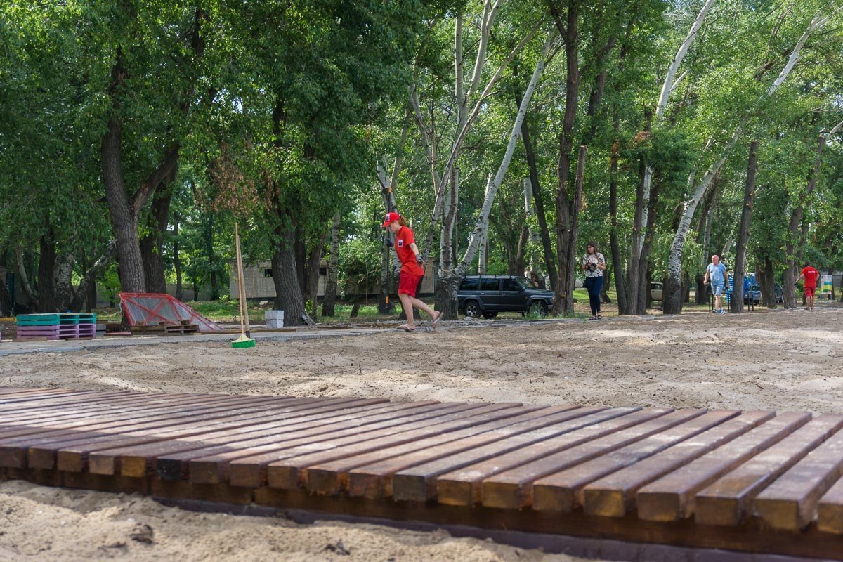 Подрядчик обещает сделать аллею вдоль пляжа