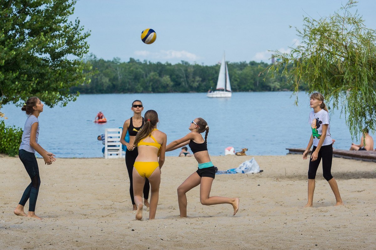 В следующем году обещают сделать разметку для игры в пляжный волейбол 