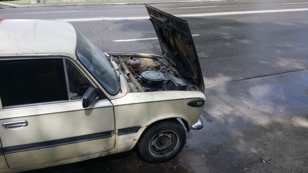 18 июля, около 14:30, на Сичеславской Набережной, напротив ресторана Coast, загорелась проводка в автомобиле ВАЗ 18 июля, около 14:30, на Сичеславской Набережной, напротив ресторана Coast, загорелась проводка в автомобиле ВАЗ