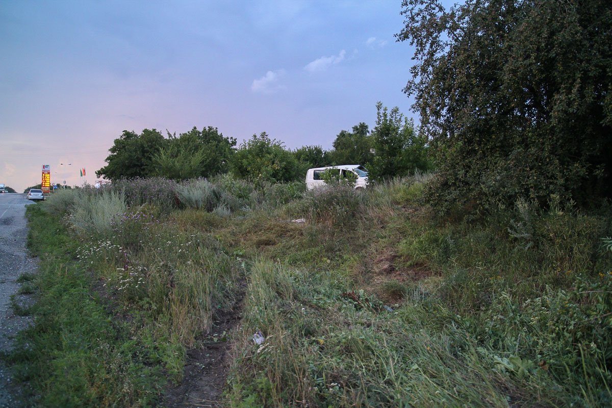 Под Днепром перевернулся Volkswagen