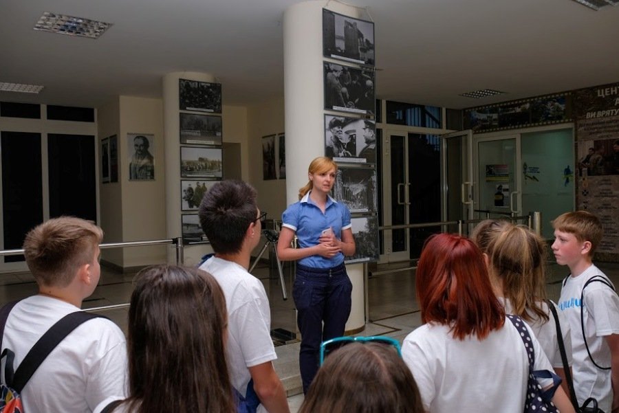 Экскурсия для школьников в ДнепрОГА