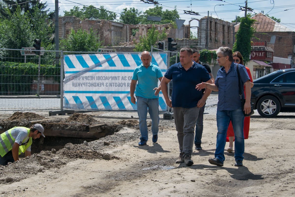 19 июля мэр Днепра Борис Филатов проверил, как продвигается реконструкция 19 июля мэр Днепра Борис Филатов проверил, как продвигается реконструкция