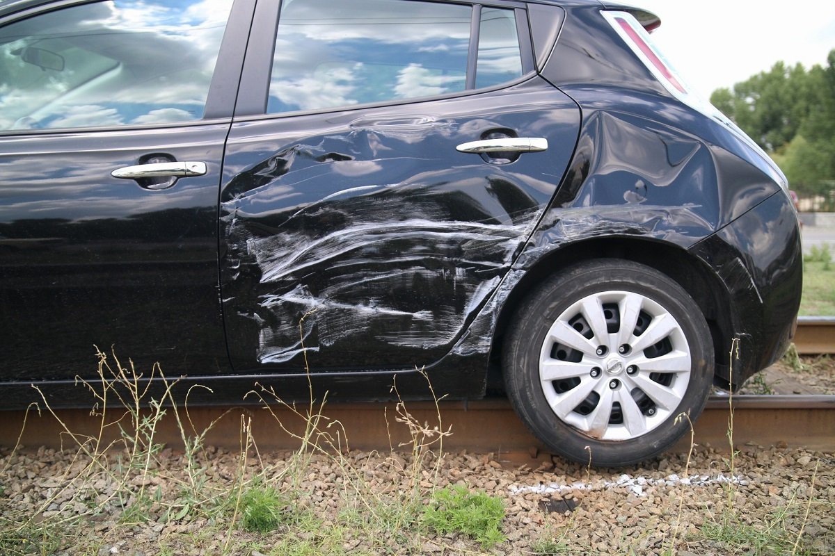 Nissan получил повреждения Nissan получил повреждения